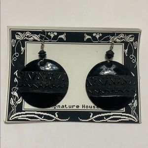 Black plate dangle earrings